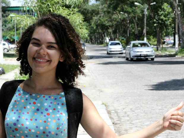 A estudante Francielle Barbosa é a idelizadora do grupo &#39;Caronas Ufal&#39;  (Foto: Waldson Costa/G1)
