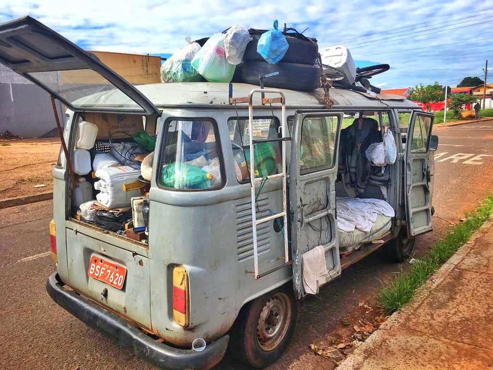 Kombi antiga vira casa de homem desempregado e grupo de 'Kombeiros' faz  mutirão para reformar veículo | Mato Grosso do Sul | G1