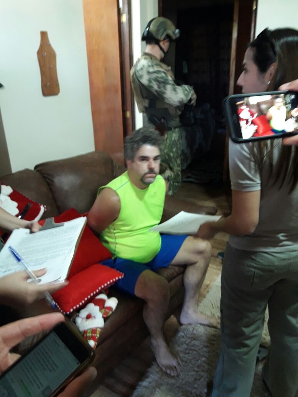 Marcelo Piloto j&aacute; detido pelos policiais (Foto: Divulga&ccedil;&atilde;o)