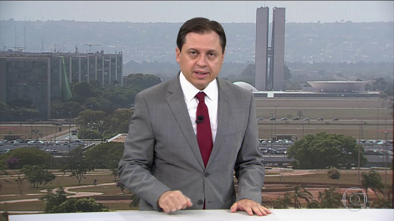 Rodrigo Maia vai até o Palácio do Alvorada acompanhada de senadores