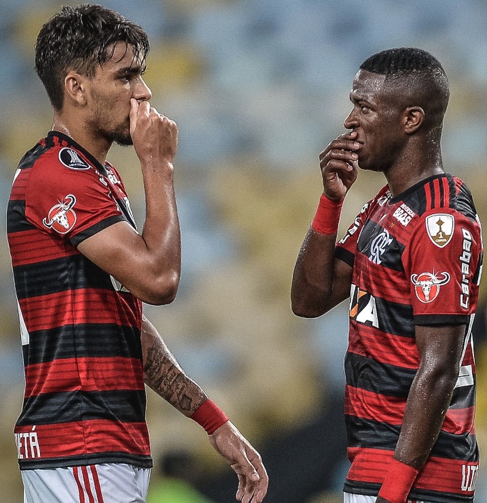 Vinicius Junior e Lucas PaquetÃ¡ em aÃ§]Ã£o pelo Flamengo  â€” Foto: Pedro Martins / SOCCERIS