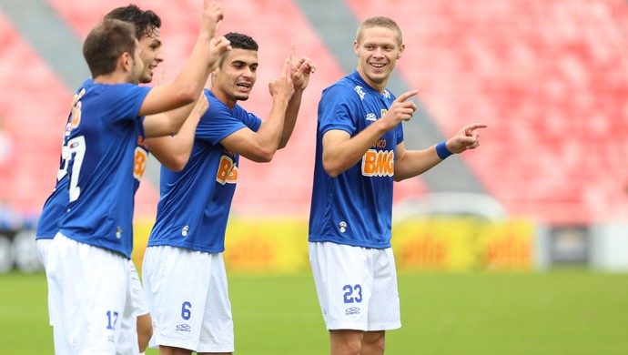 Cruzeiro encara sequência contra equipes que lutam contra o descenso