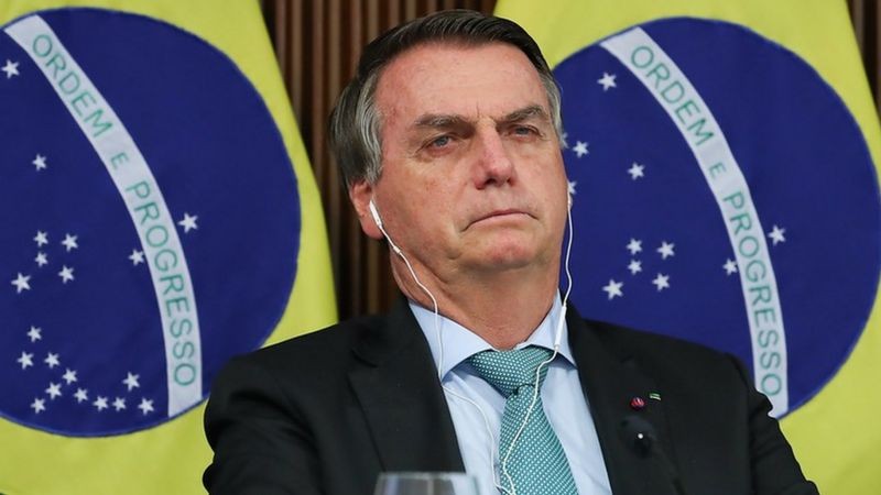 Apesar de Bolsonaro dizer que ômicron é 'bem-vinda' no Brasil, especialistas alertam para aumento de hospitalizações e possível colapso do sistema de saúde com aumento de casos (Foto: Marcos Corrêa/PR via BBC News)