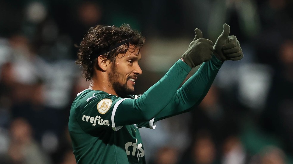 Palmeiras e Scarpa mantêm diálogo para renovar, mas Europa adia definição