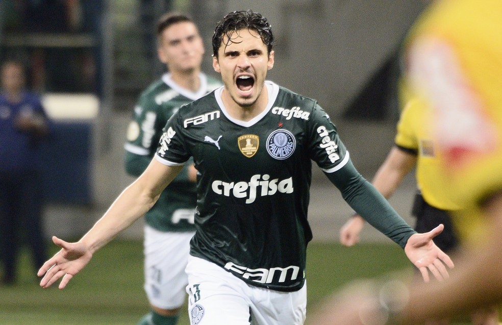 Raphael Veiga comemora gol pelo Palmeiras — Foto: Marcos Ribolli