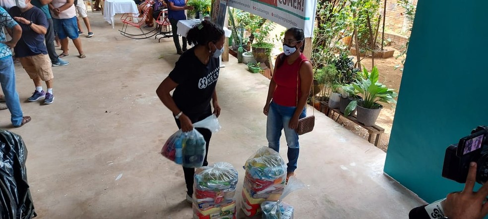 Campanha contra a fome distribui cestas básicas a 400 famílias no AC em vulnerabilidade na pandemia — Foto: Murilo Lima/Rede Amazônica