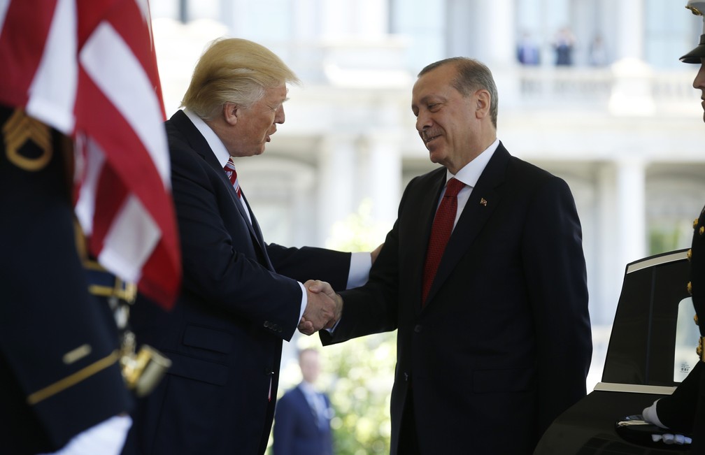 Em foto de arquivo, Donald Trump recebe o presidente turco Recep Tayyip Erdogan em Washington — Foto: Joshua Roberts/Reuters