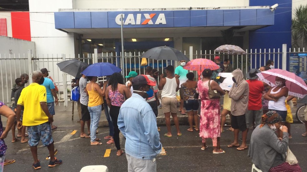 Mais de 50 agências da Caixa voltam a abrir neste sábado na Bahia — Foto: Dalton Soares/TV Bahia
