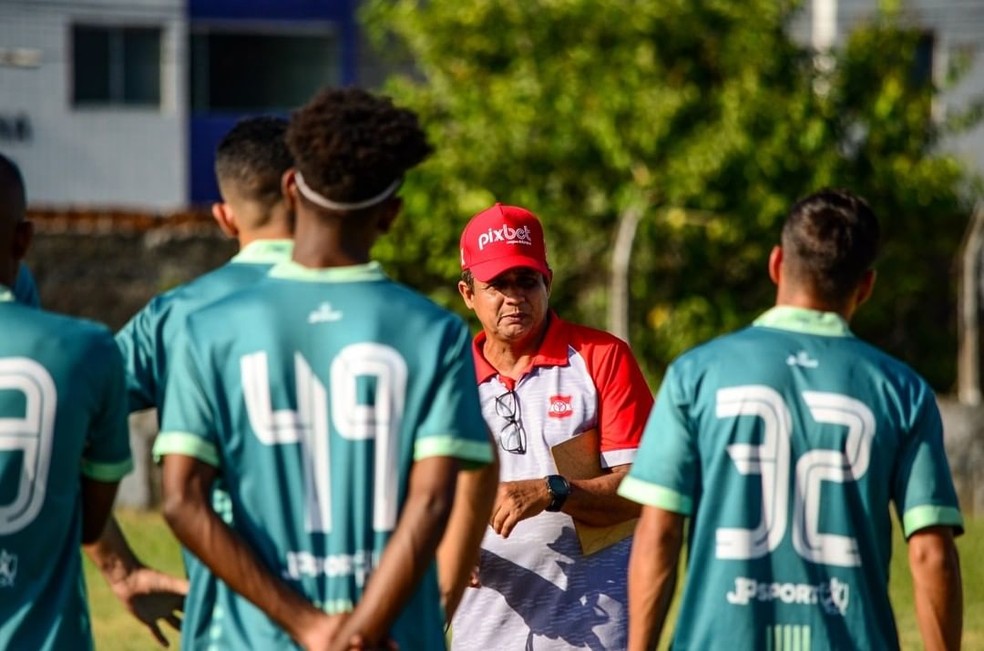 Reginaldo Sousa, no comando do Auto Esporte-PB no Campeonato Paraibano 2022 — Foto: Diventare Studio / Auto Esporte-PB