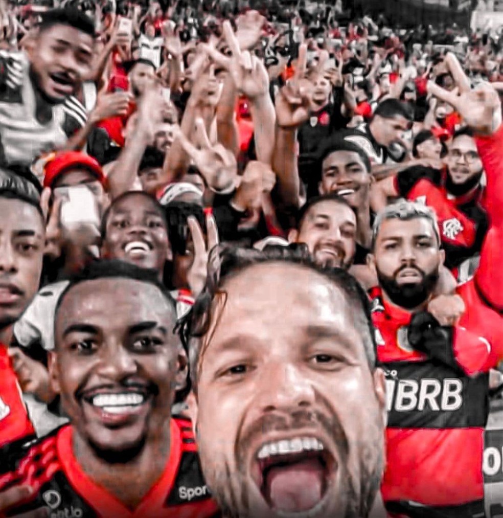A selfie de Diego, do Flamengo, contra o Ceará — Foto: ge