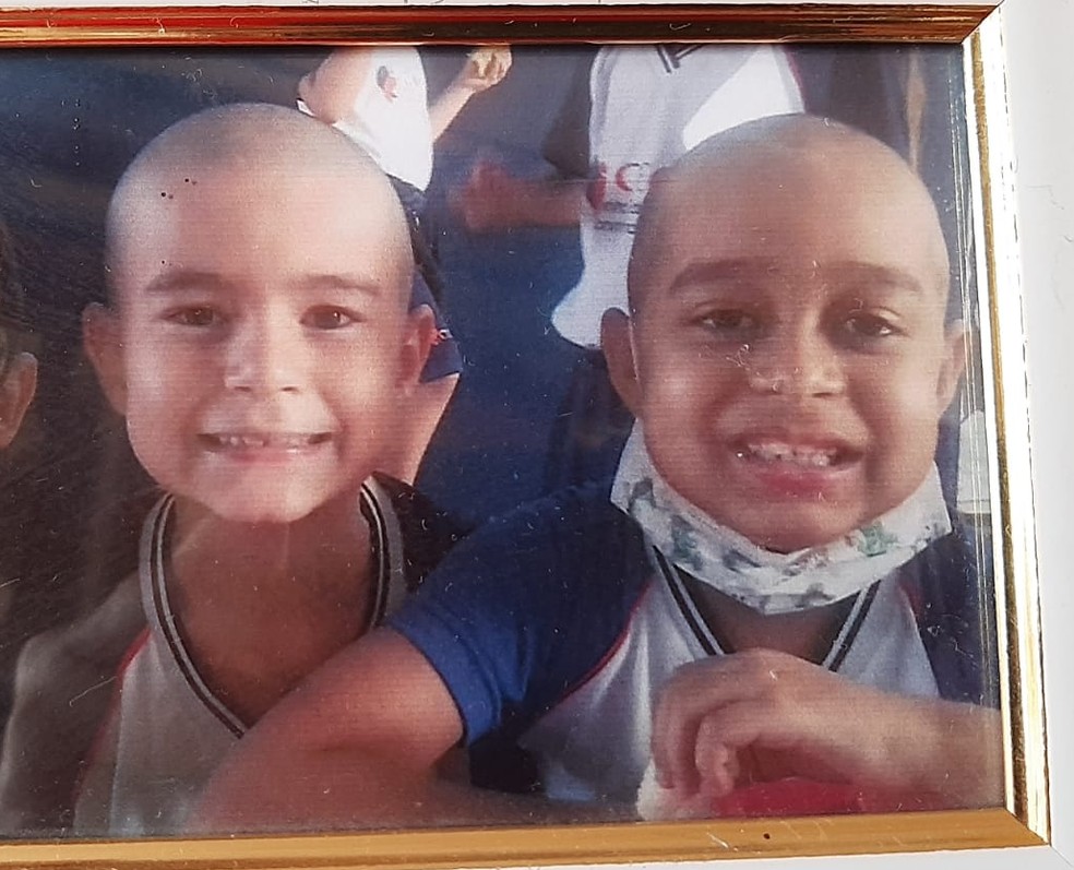 Dia do amigo: menino de 6 anos raspa cabelo para homenagear amigo com câncer em MT — Foto: Arquivo pessoal
