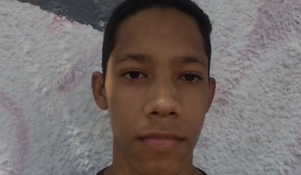 Rafael Fernandes, 16 anos, é um dos sobreviventes do massacre na EE Raul Brasil — Foto: Marina Pinhoni/G1 SP