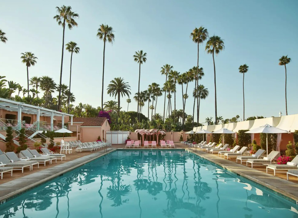 Piscina do The Beverley Hills Hotel - — Foto: Divulgação