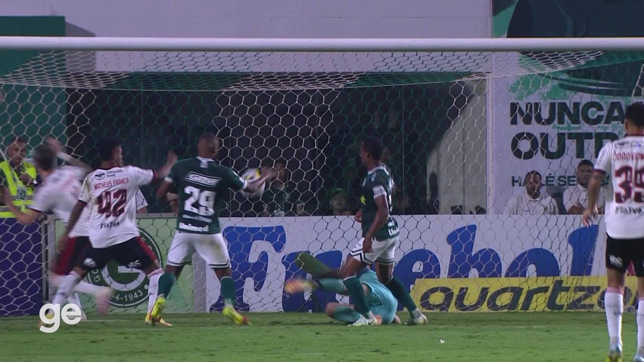 Locutor da Serrinha ordena jogadores do Flamengo a deixarem o campo ap&oacute;s empate com Goi&aacute;s