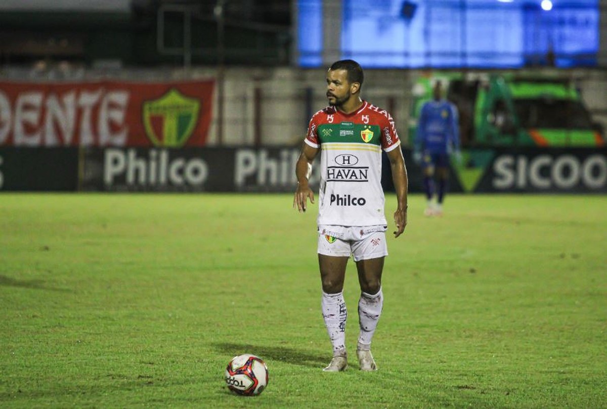Airton exalta força defensiva do Brusque e curte fase ...