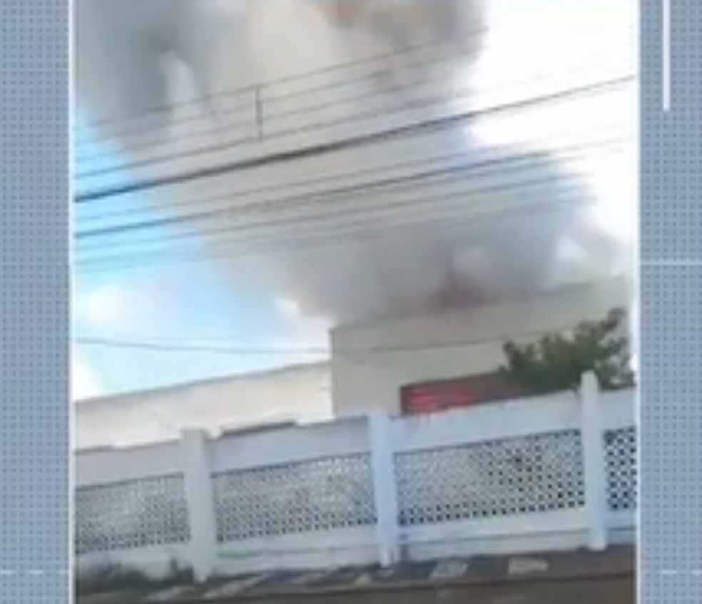 API pega fogo em Feira de Santana. — Foto: Redes sociais