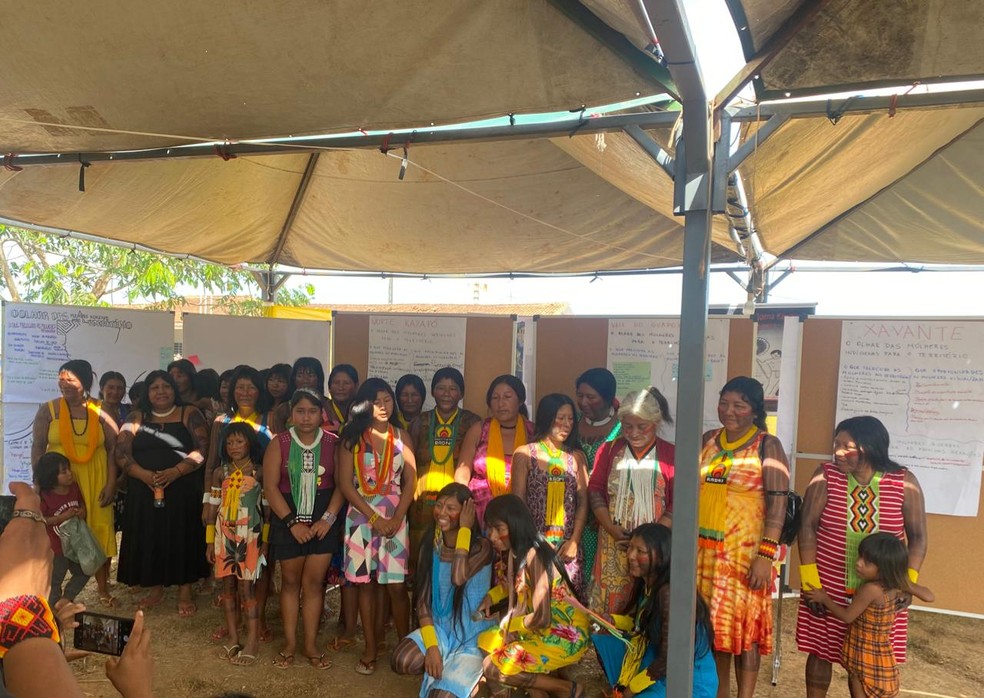 Grupo de mulheres indígenas durante atividades no Segundo Encontro de Mulheres Indígenas — Foto: Reprodução