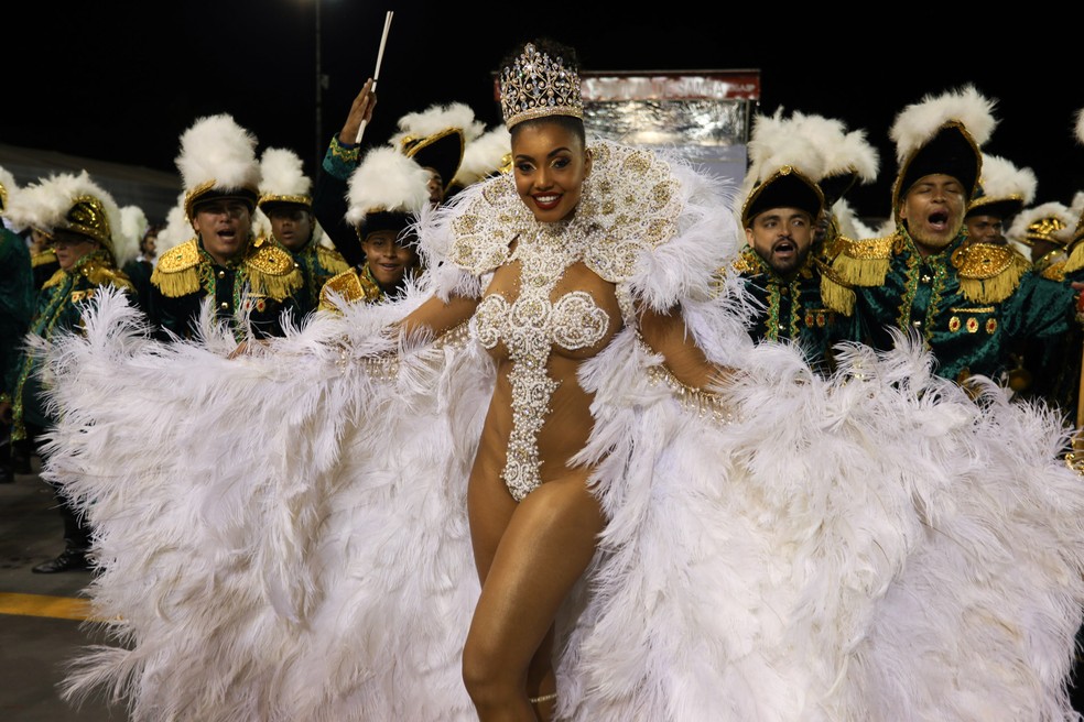 Pâmella Gomes, bailarina do Faustão, é rainha de bateria da Tom Maior (Foto: Marcelo Brandt/G1)