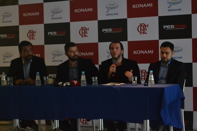 Flamengo anuncia parceira com PES e terá capa exclusiva