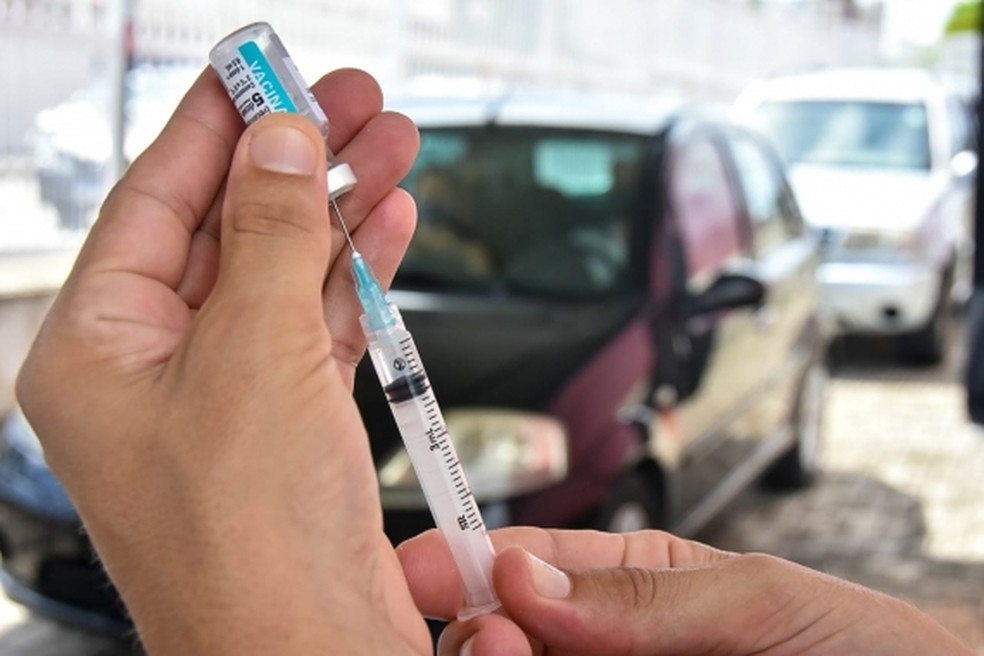 Aplicação da vacina contra a Covid-19 em Natal — Foto: Joana Lima/Prefeitura de Natal