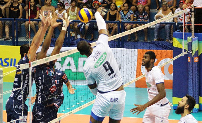 Em casa, Taubaté busca acabar com 100% do líder Cruzeiro na Superliga