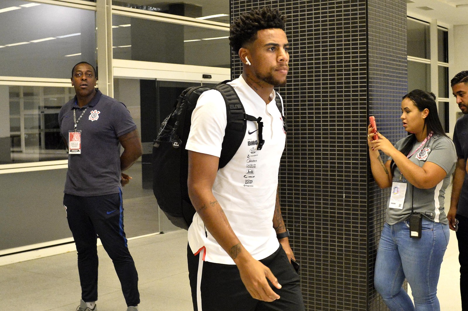 Técnico e diretor do Corinthians confirmam e explicam saída de Gustagol para o Internacional