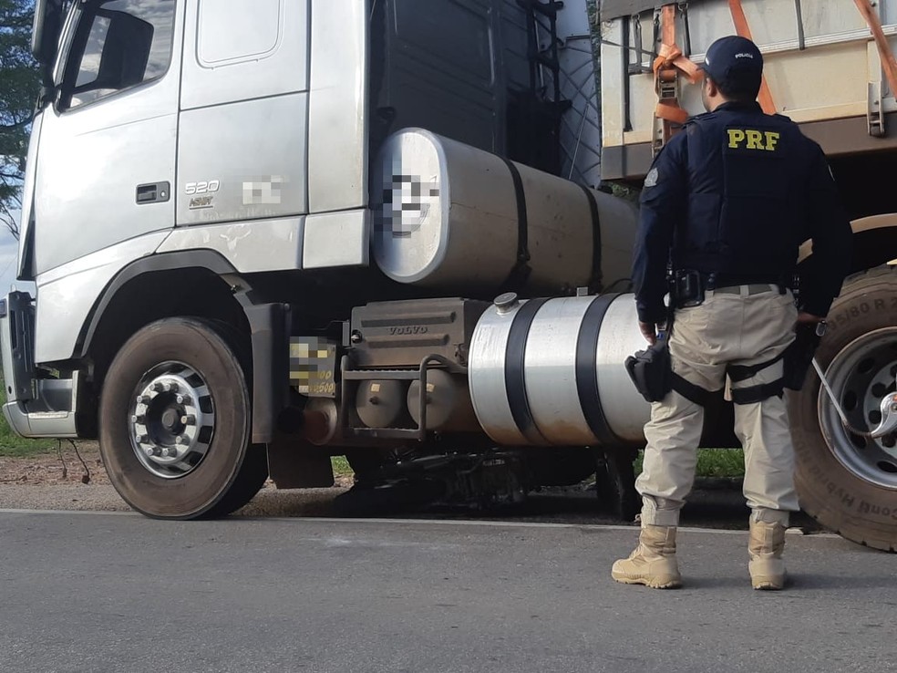 Acidente na BR-316, em Trindade, deixou dois adolescentes mortos â Foto: PRF / DivulgaÃ§Ã£o