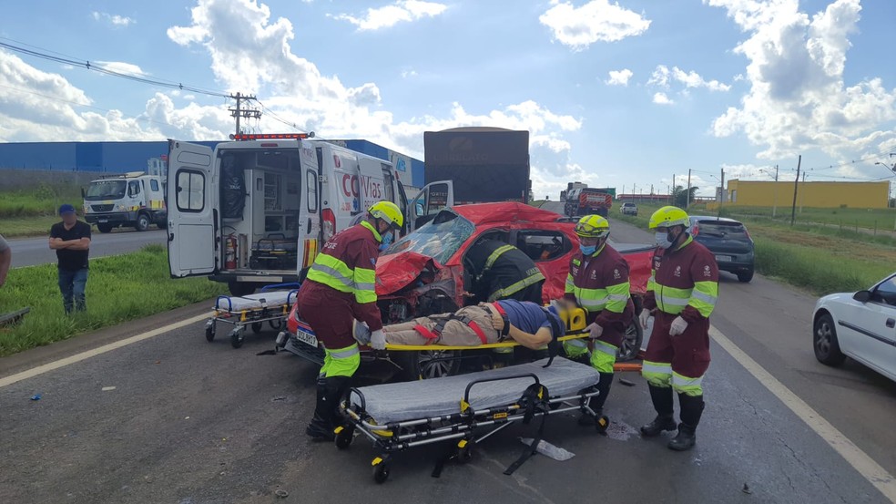 Acidente aconteceu durante a tarde de quinta-feira (15), em Itapetininga (SP) — Foto: Redes sociais