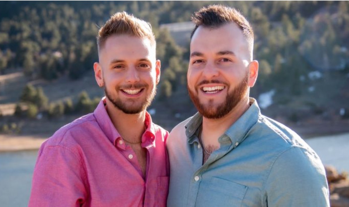 Nos EUA, homem com doença rara recebe rim transplantado do próprio marido