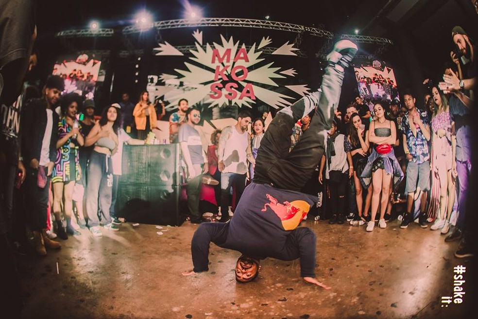 Batalha de dança durante baile black Makossa, em Brasília — Foto: Shake it/Divulgação
