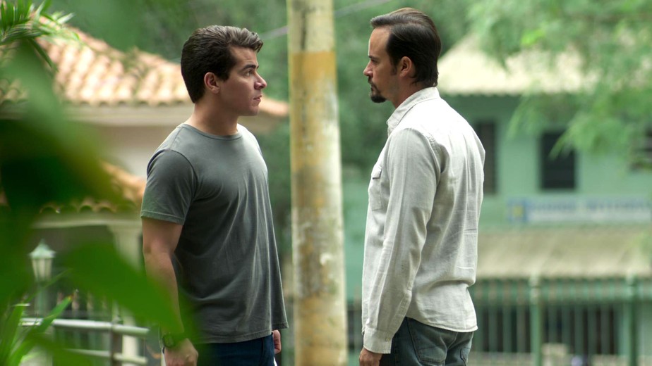 teaser evandro confessa a julio que fez uma loucura por monica vem por ai gshow