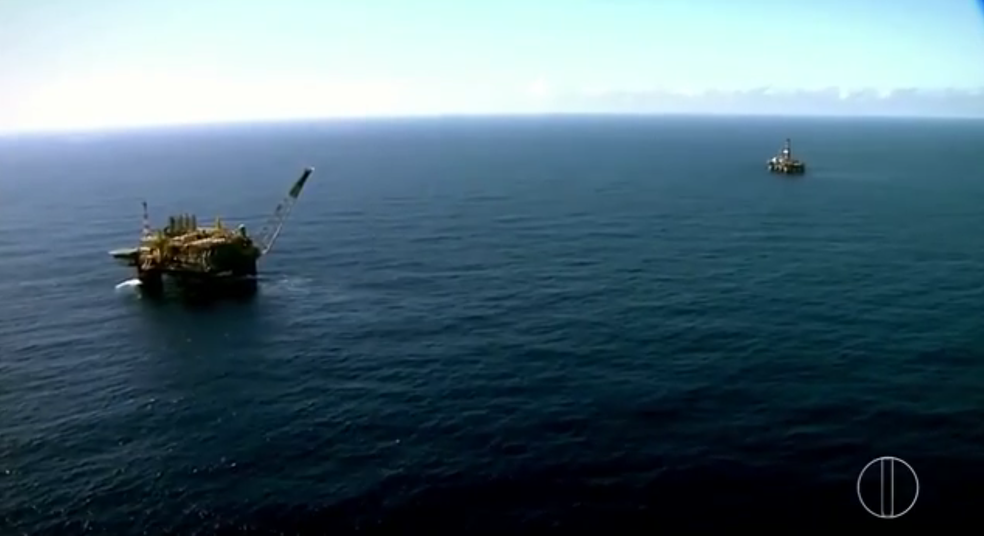 Exploração de petroleo na Bacia de Campos — Foto: Reprodução/TV Globo