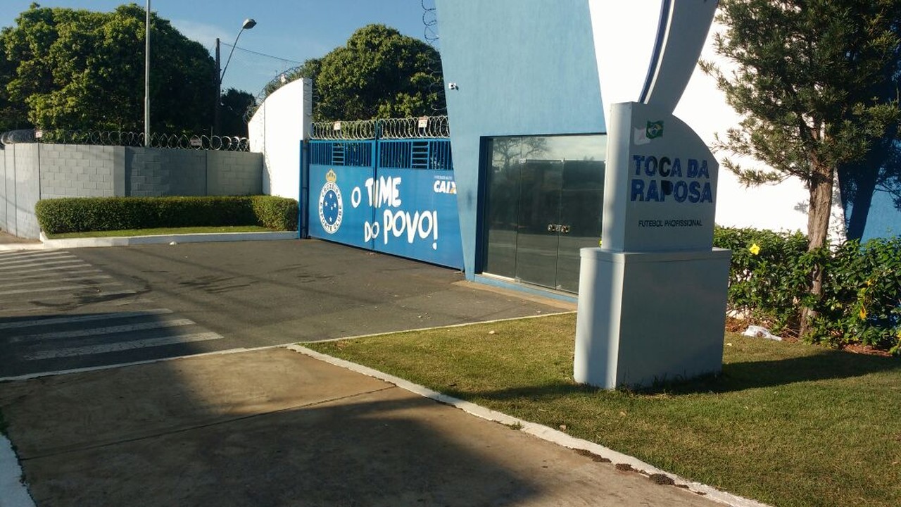 Mistério total! Cruzeiro inicia semana do Flamengo com treino fechado na Toca