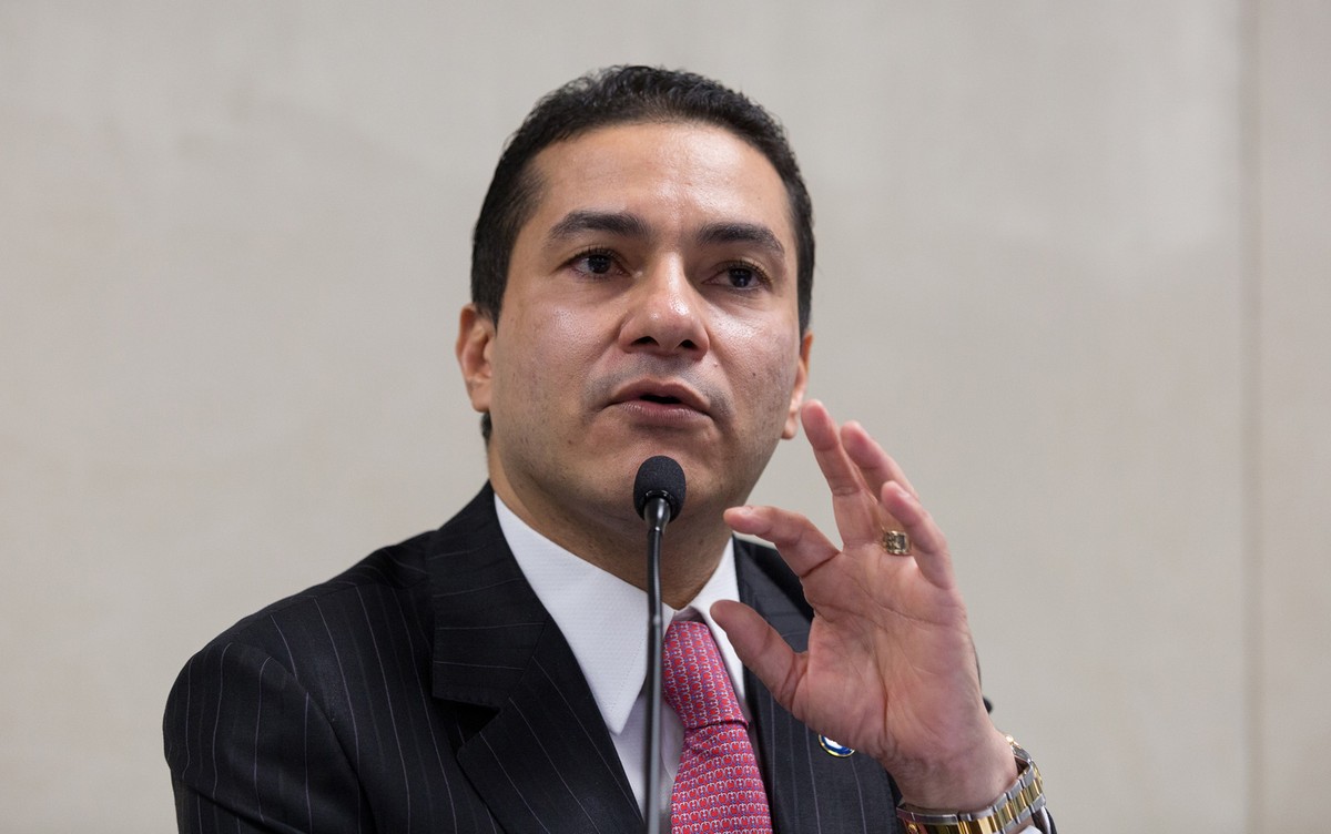 Ministro Marcos Pereira diz em carta a Temer que 'questões 