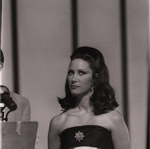 Ilka Soares como apresentadora no Festival Nacional da Canção, em 1967 — Foto: Foto de arquivo