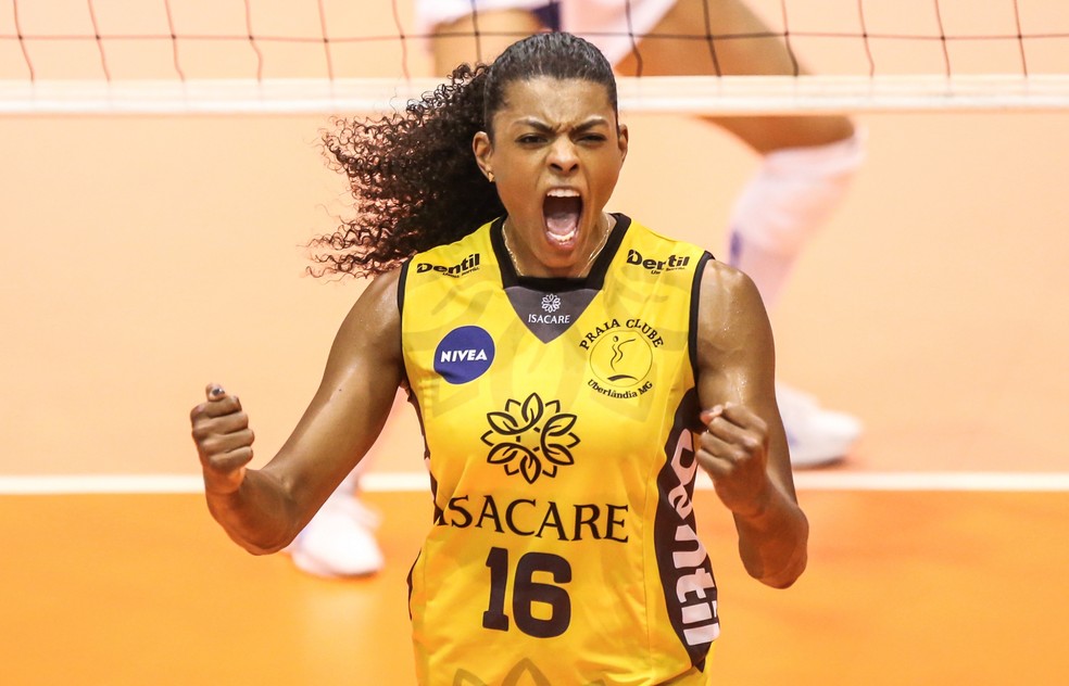 Fernanda Garay Height