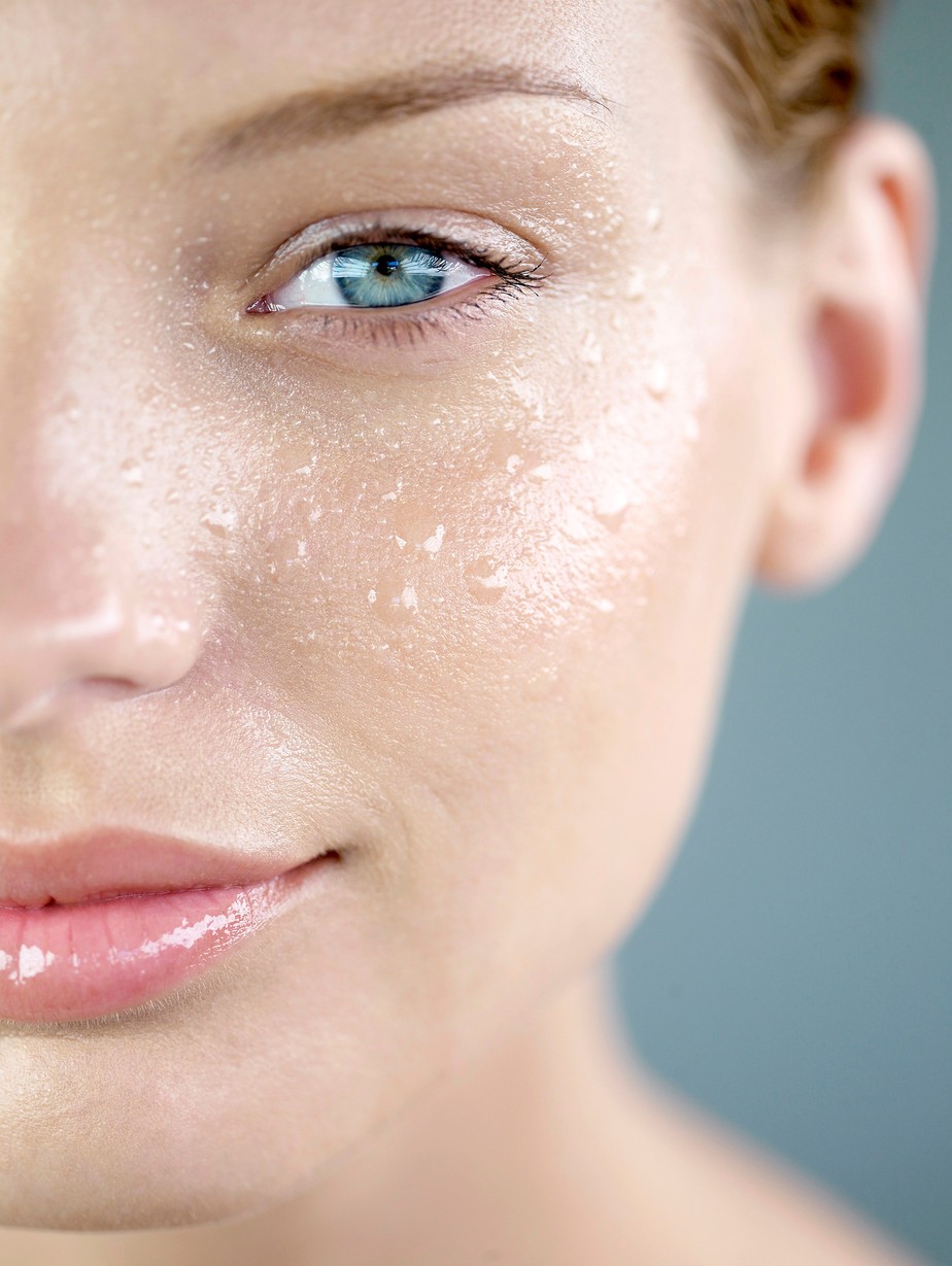 Água termal: os benefícios para a pele e como incluir na rotina de skincare