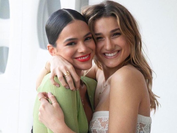 Bruna Marquezine e Sasha Meneghel (Foto: Reprodução/Instagram)