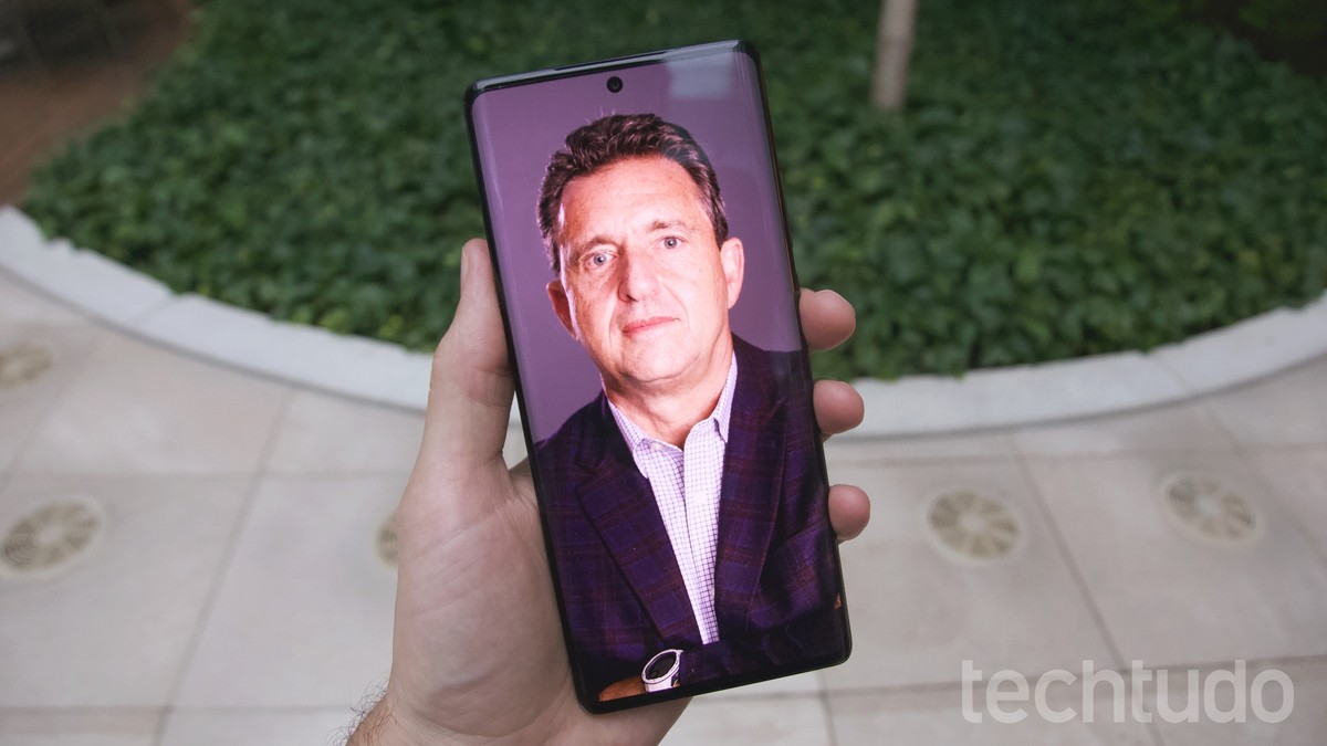 Chefão da Motorola abre jogo sobre presente e futuro dos celulares