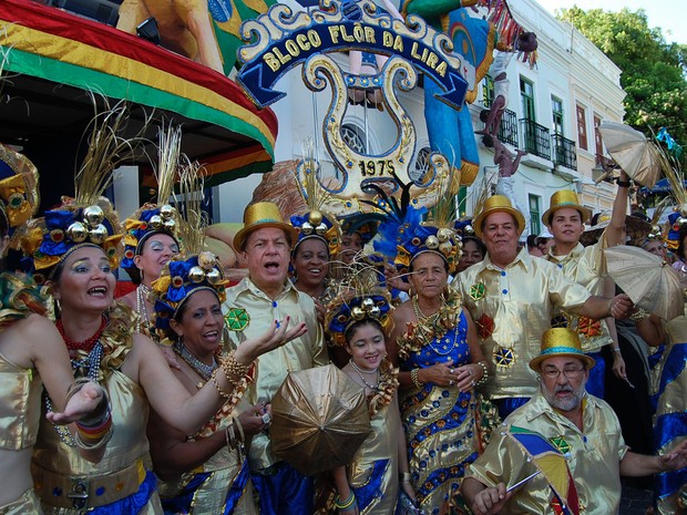 Bloco Flor da Lira de Olinda leva poesia ao último dia de carnaval (Foto: Katherine Coutinho/G1)