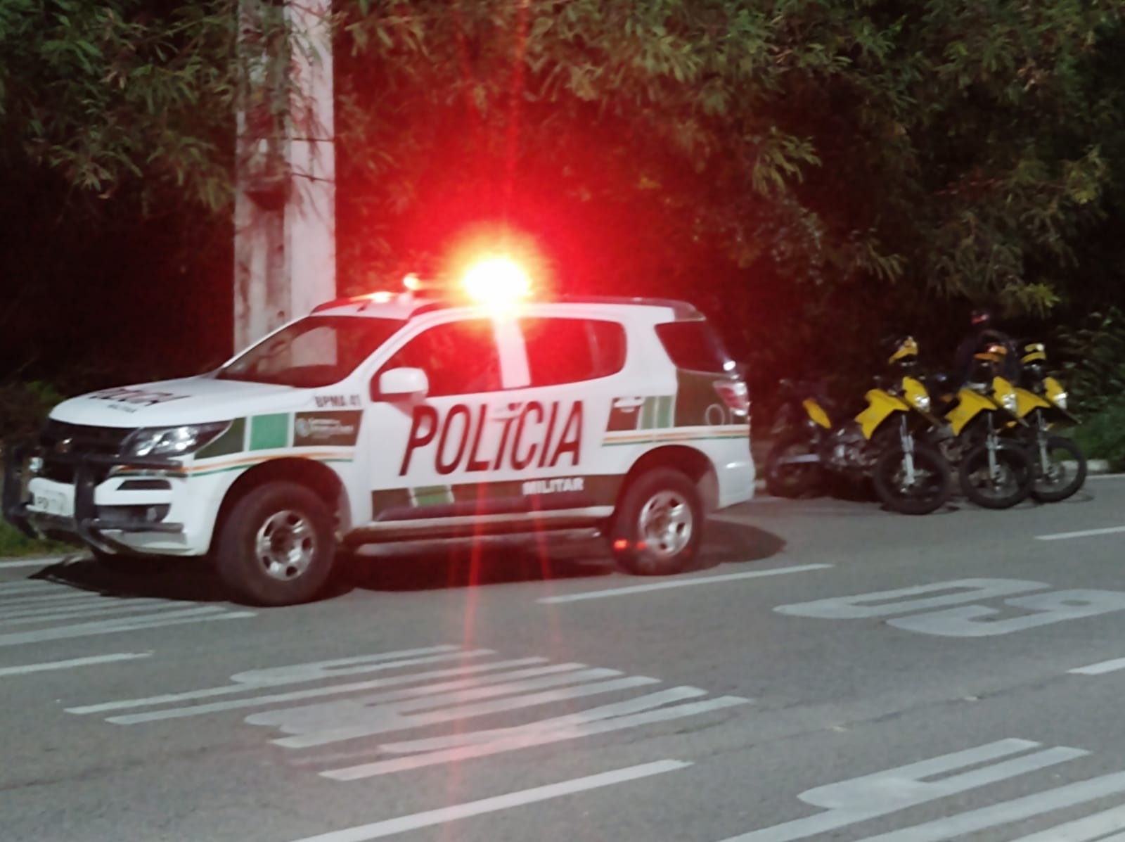 Homem é baleado e morre após tentar assaltar policial à paisana que pedalava em avenida de Fortaleza