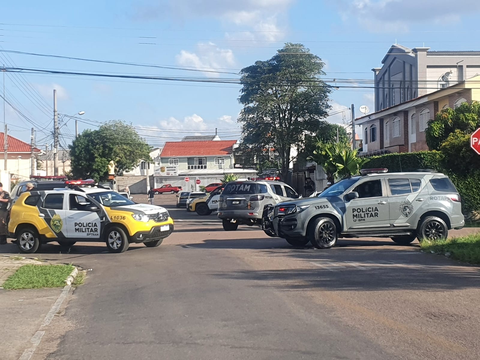 Três pessoas morrem em confronto com policiais militares no bairro Parolin, em Curitiba