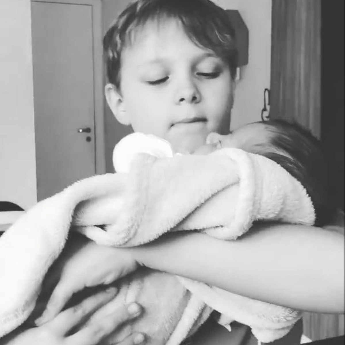 Davi Lucca nina Valentin e derrete coração de Carol Dantas "Imagem que