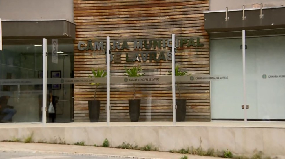 Casal que denunciou vereador de Lavras por compra de votos é ouvido em CPI — Foto: Reprodução/EPTV