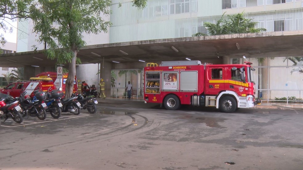 CBMDF é chamado para combater vazamento de gás no Hospital de Base, nesta quarta-feira (13) — Foto: TV Globo/Reprodução