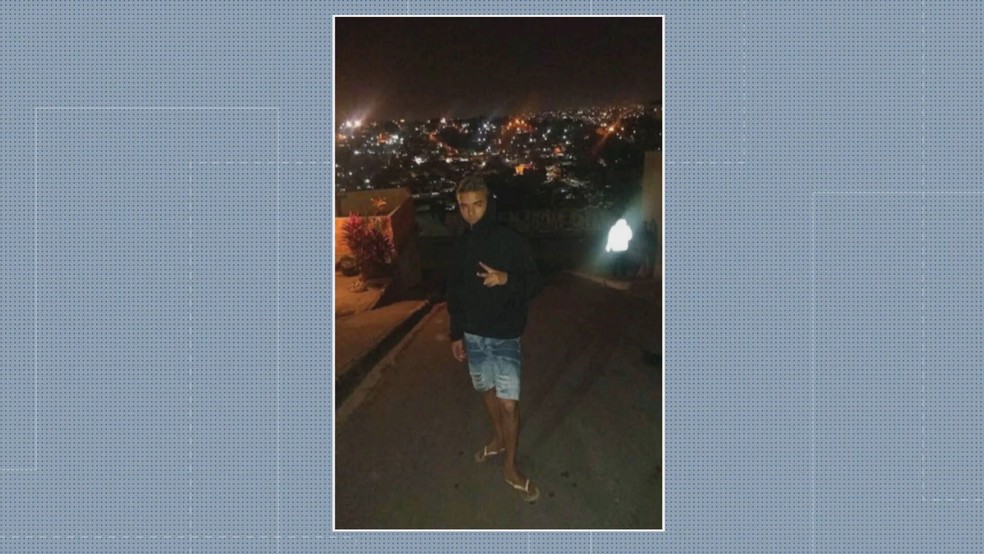 Renan Felipe Batista Nunes foi baleado em tiroteio em Mesquita, na Baixada Fluminense. Ele chegou a ser levado para o hospital, mas não resistiu aos ferimentos — Foto: Reprodução/ TV Globo
