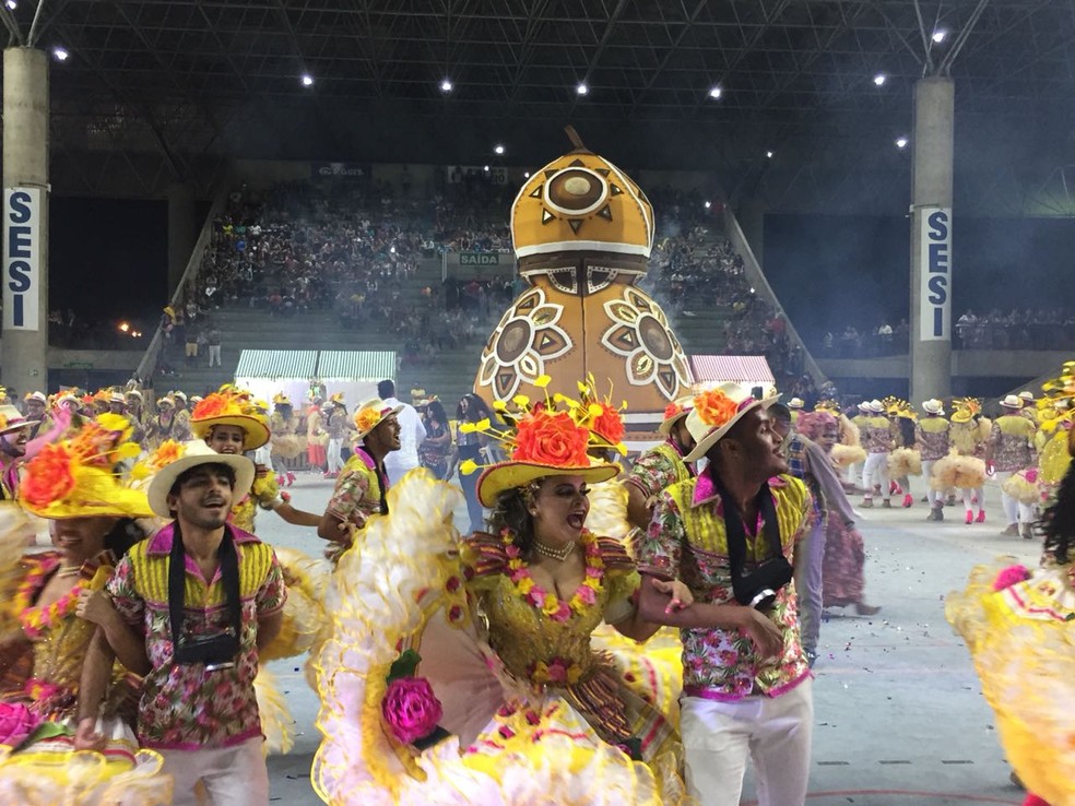 Santa Fé apostou em coreografias arrojadas na apresentação (Foto: George Arroxelas / G1)