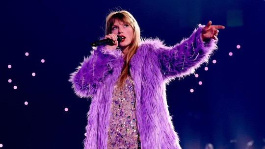 Taylor Swift usa unhas surpreendentes em nova turnê e fãs surtam com o significado