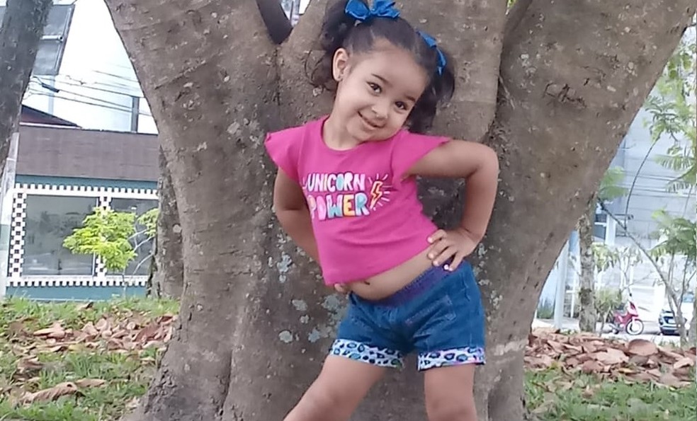 Eloah morreu aos 2 anos com choque séptico após infecção em ferida que fez ao cair de bicicleta — Foto: Arquivo pessoal
