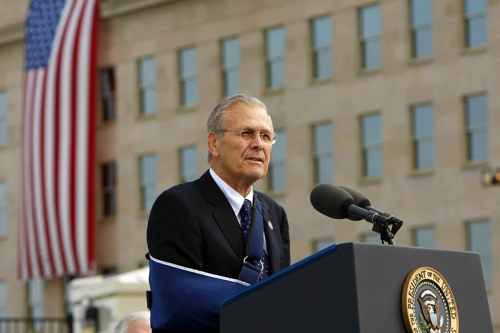 Ex-secretario americano de Defesa, Donald Rumsfeld, em foto de 2008 — Foto: Pablo Martinez Monsivais/AP/Arquivo